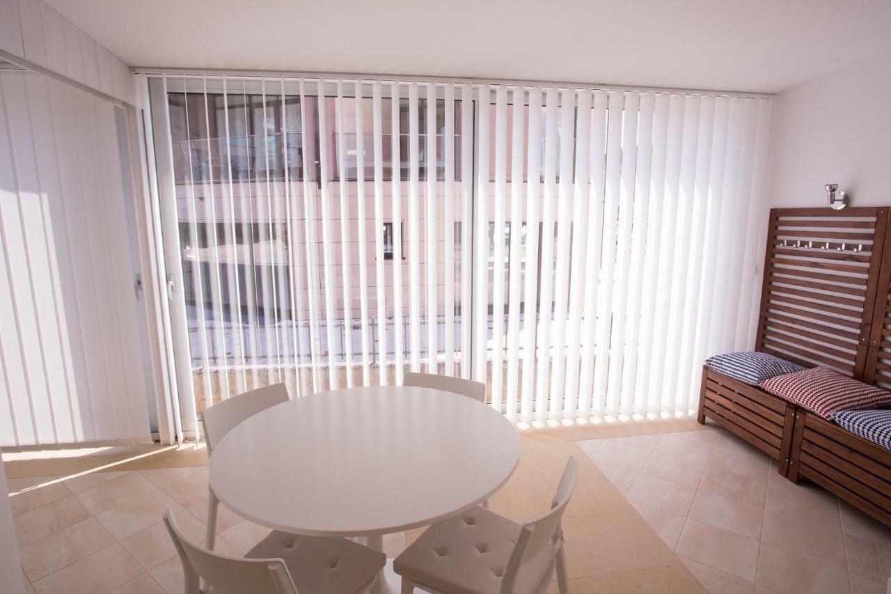 Downtown Beach Apartments Umag Kültér fotó