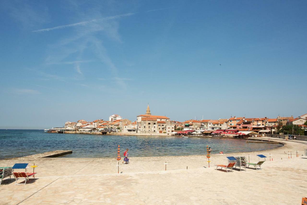 Downtown Beach Apartments Umag Kültér fotó
